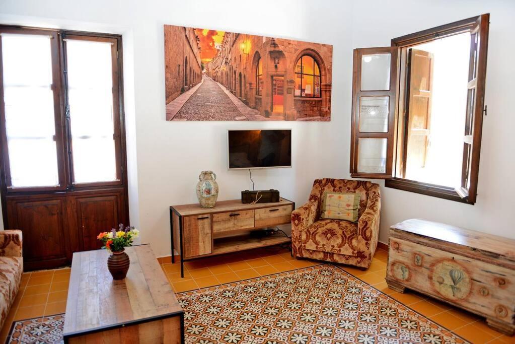 Meandros Suite In Old Town Rhodes City Екстер'єр фото